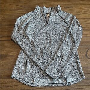 Avia Black White Quarter Zip Pullover Thumb Hole Cuffs Zip Pockets Size M (8-10)